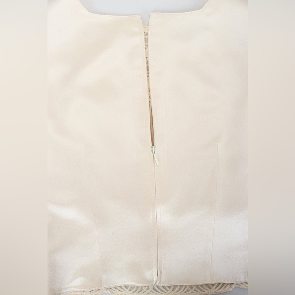 VALENTINO
EMBROIDERED OVERLAY SHELL TOP - Picture 10 of 13